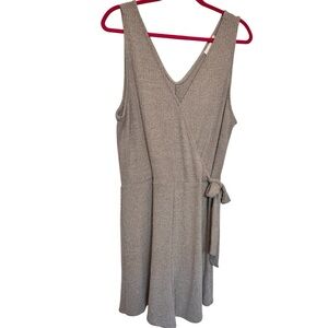 NWT Gray Sleeveless V-Neck Romper